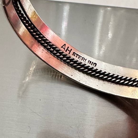 AH Anne Hellman Sterling Silver Cuff Bracelet Minimalist Artisan Signed 5505 Y - Picture 16 of 16
